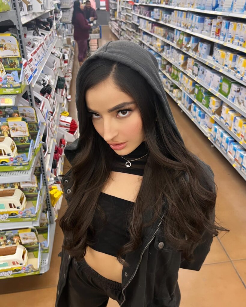 Emily Willis Wiki: Bio, Age, Career & Net Worth