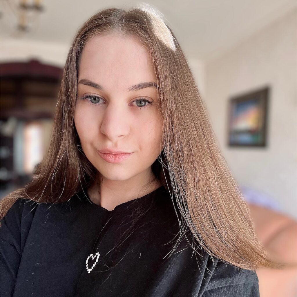 Who Is Anna Sibster? Age, Career, Family, Net Worth