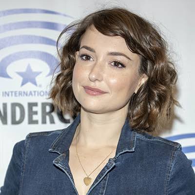 Who Is Milana Vayntrub? Age, Career, Family & Net Worth