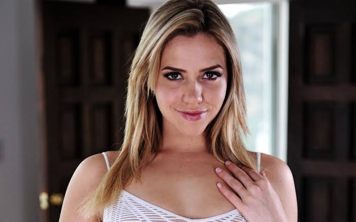 Mia Malkova Biography: Age, Career, Net Worth & More