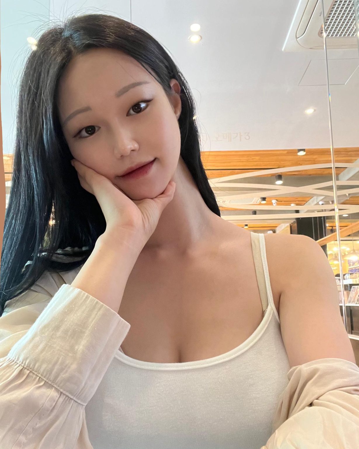 Who Is Yuyuhwa? Age, Career, Height & Net Worth 2026