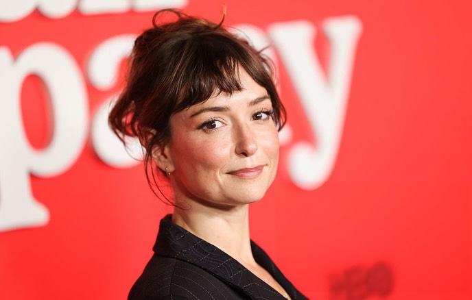 Who Is Milana Vayntrub? Age, Career, Family & Net Worth